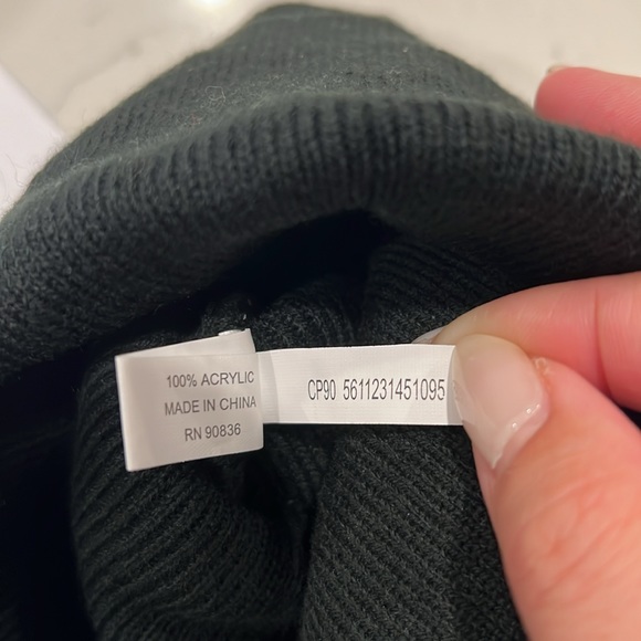 Marc Jacobs Los Angeles Metallic Patch Beanie - Picture 5 of 5